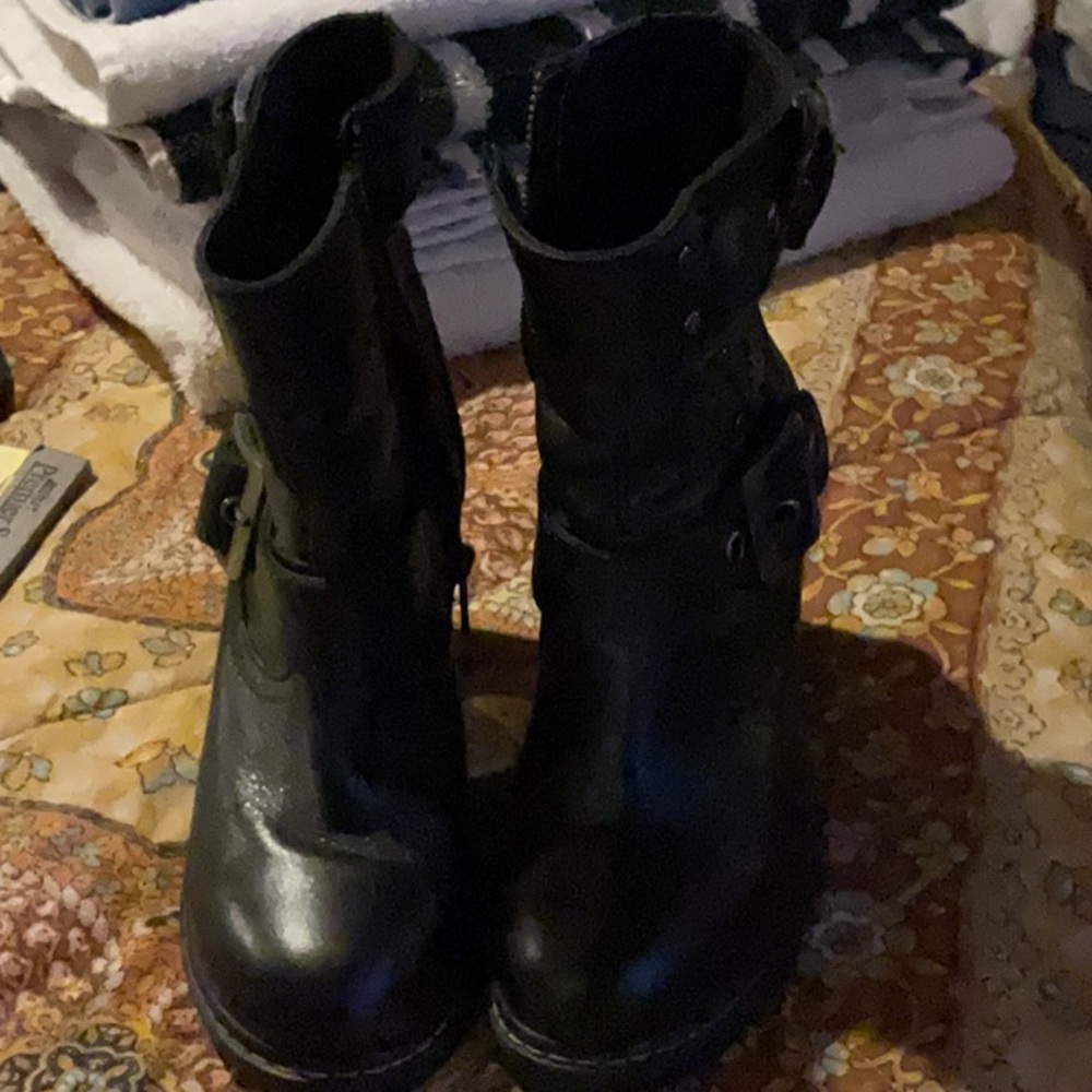 Black Leather Buckle Boots